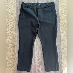 Old Navy Black High-Rise Pixie Straight Chinos | Size 16